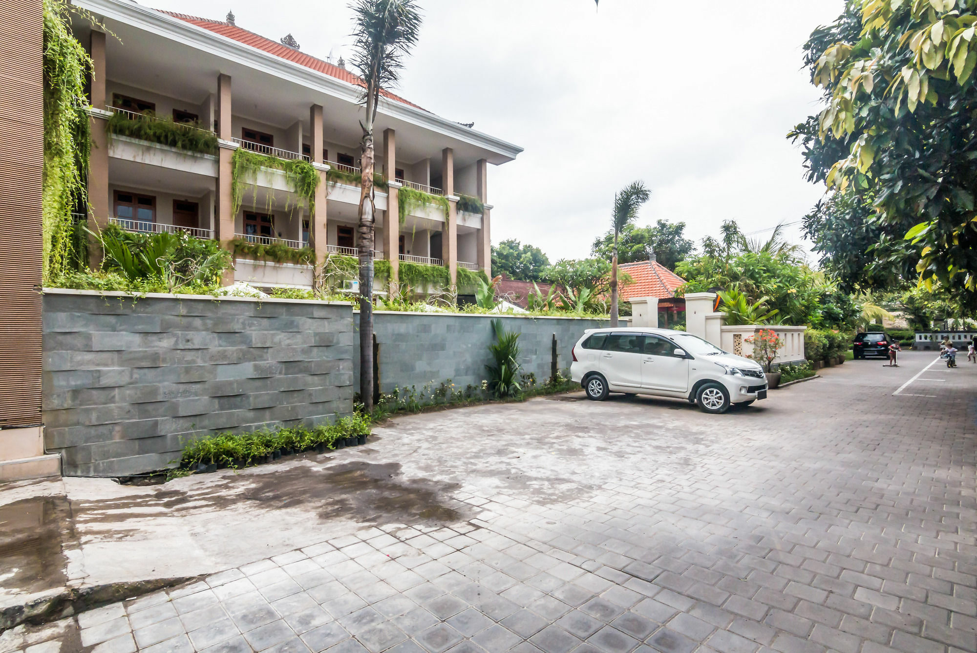 Zen Rooms Basic Kuta Kubu Anyar Buitenkant foto