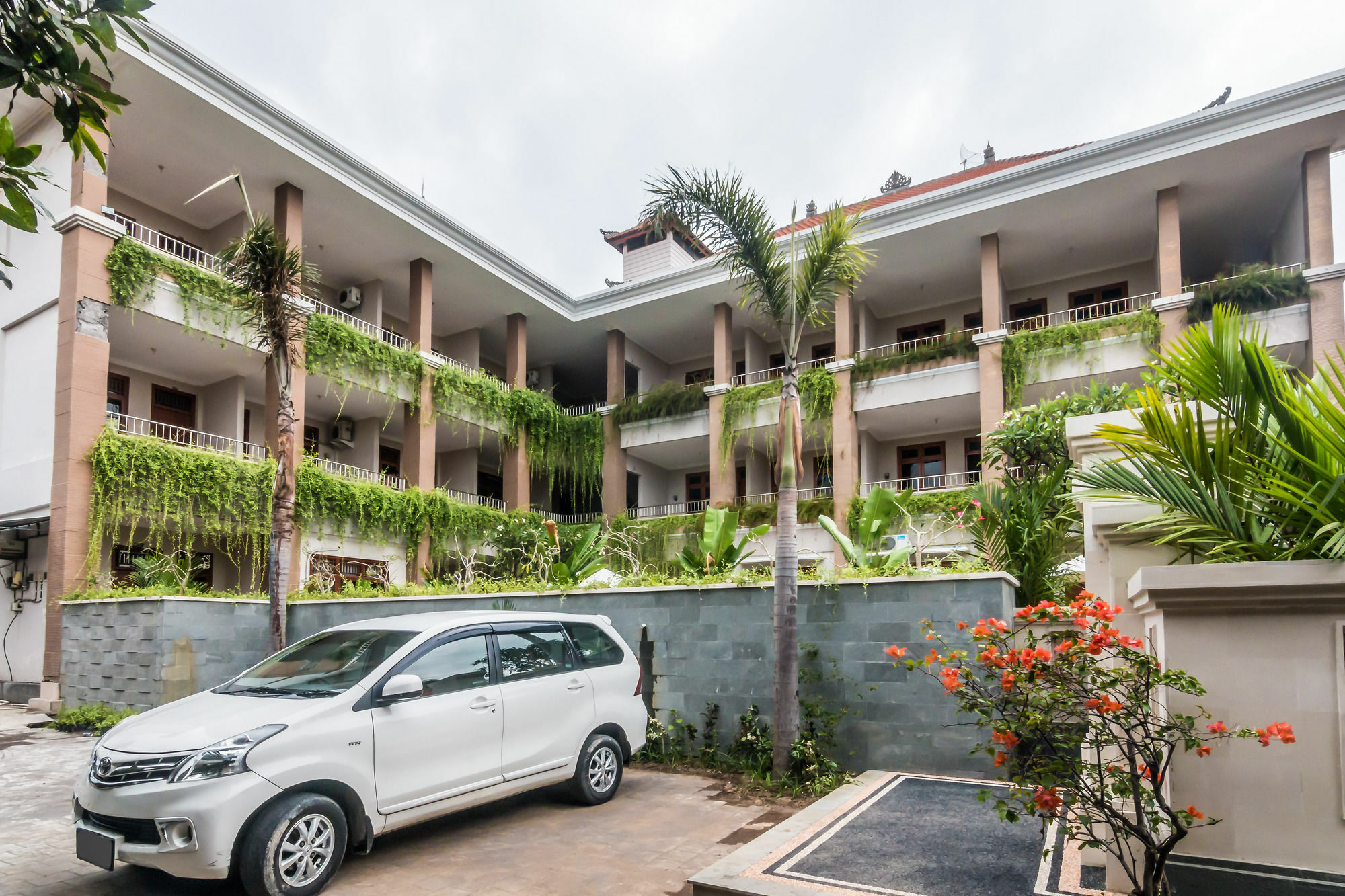 Zen Rooms Basic Kuta Kubu Anyar Buitenkant foto