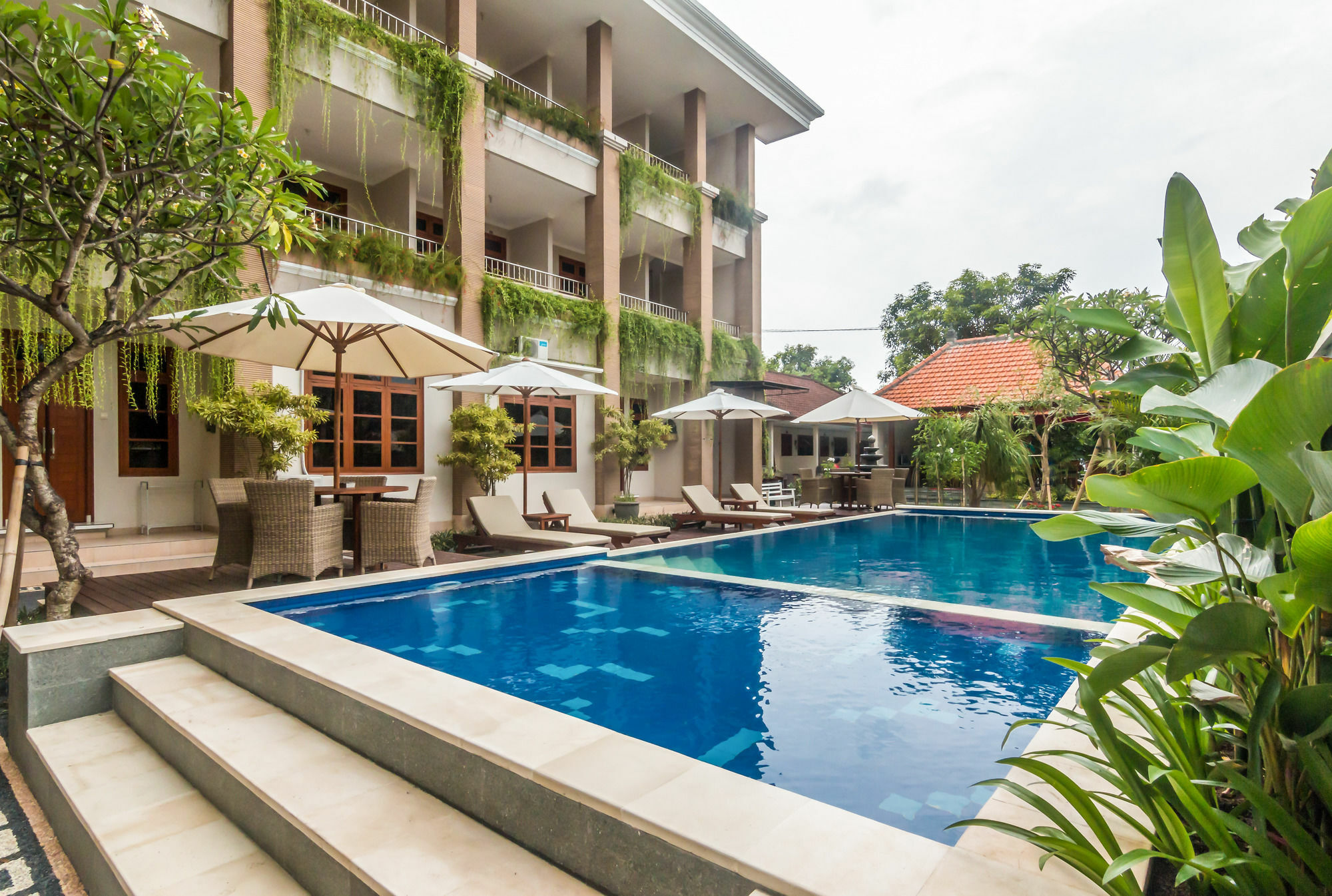 Zen Rooms Basic Kuta Kubu Anyar Buitenkant foto